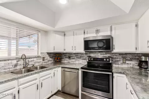 328 E Harwell Rd, Gilbert, AZ 85234 photo 16