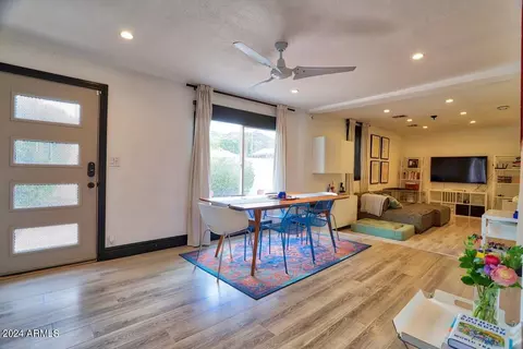 Dining - 1133 E Townley Ave, Phoenix, AZ 85020 photo 1 of 7