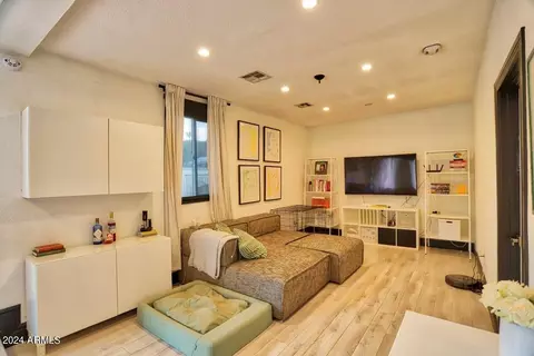 Living - 1133 E Townley Ave, Phoenix, AZ 85020 photo 2 of 3