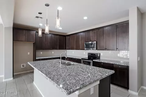 2910 E Quenton St, Mesa, AZ 85213 photo 2
