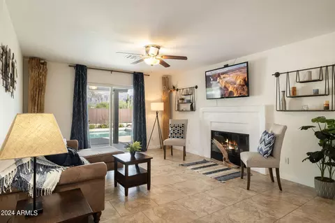 Living - 1019 E Tonto St, Apache Junction, AZ 85119 photo 7 of 8