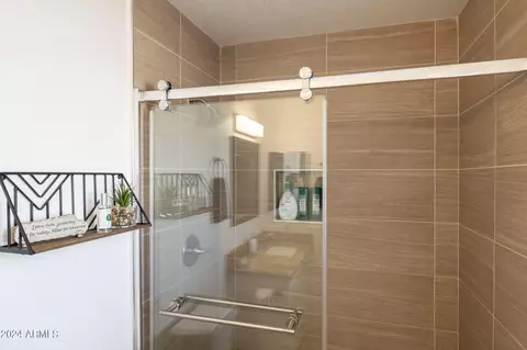 Bath - 1019 E Tonto St, Apache Junction, AZ 85119 photo 3 of 4