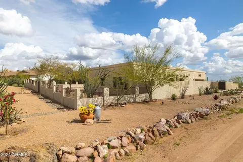 Exterior - 1019 E Tonto St, Apache Junction, AZ 85119 photo 4 of 52