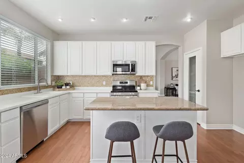 Kitchen - 9556 E Jacob Cir, Mesa, AZ 85209 photo 5 of 6