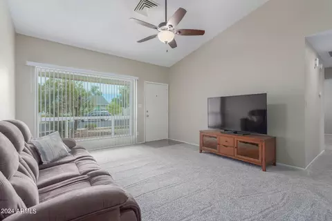 915 E Hackamore St, Mesa, AZ 85203 photo 5