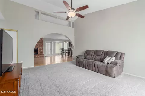 915 E Hackamore St, Mesa, AZ 85203 photo 4