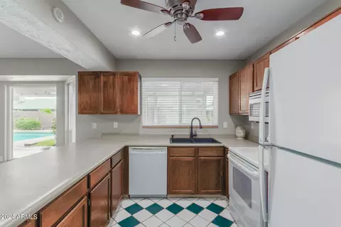 915 E Hackamore St, Mesa, AZ 85203 photo 11