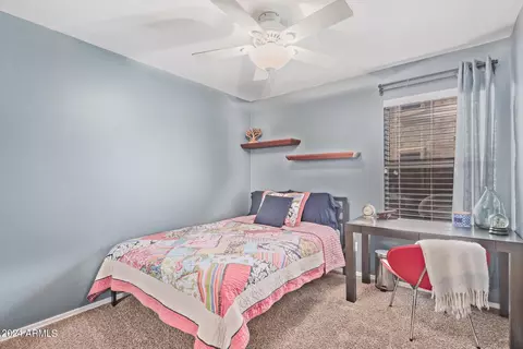Bedroom - 4807 E Abraham Ln, Phoenix, AZ 85054 photo 10 of 11