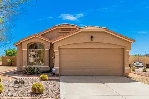 Exterior - 4807 E Abraham Ln, Phoenix, AZ 85054 photo 2 of 15
