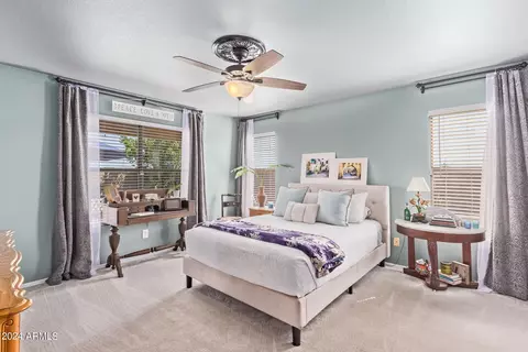 Bedroom - 4807 E Abraham Ln, Phoenix, AZ 85054 photo 1 of 11