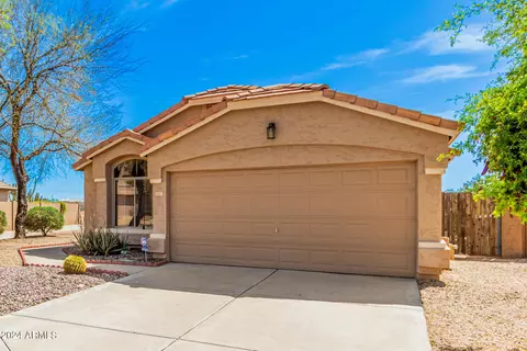 Exterior - 4807 E Abraham Ln, Phoenix, AZ 85054 photo 4 of 15