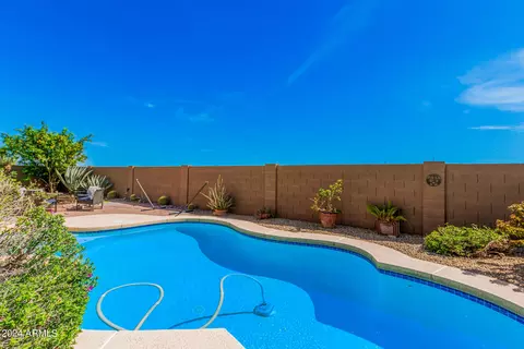 Exterior - 4807 E Abraham Ln, Phoenix, AZ 85054 photo 14 of 15