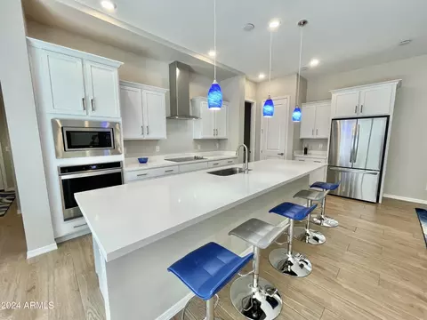 215 E Balsam Dr, Chandler, AZ 85286