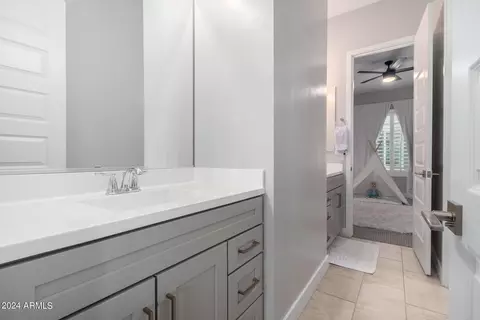 Bath - 2709 E Kesler Ln, Gilbert, AZ 85295 photo 5 of 7