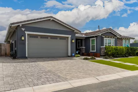 Exterior - 2709 E Kesler Ln, Gilbert, AZ 85295 photo 2 of 17