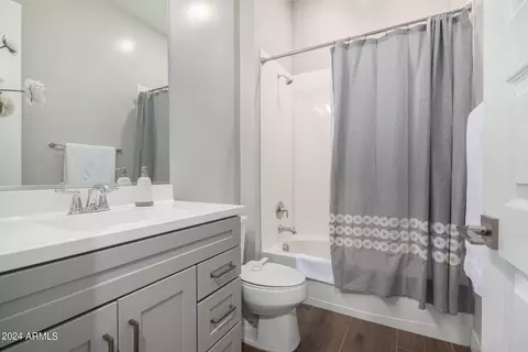 Bath - 2709 E Kesler Ln, Gilbert, AZ 85295 photo 7 of 7