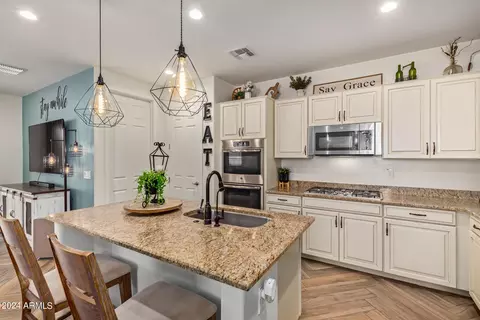 265 N 79th Way, Mesa, AZ 85207