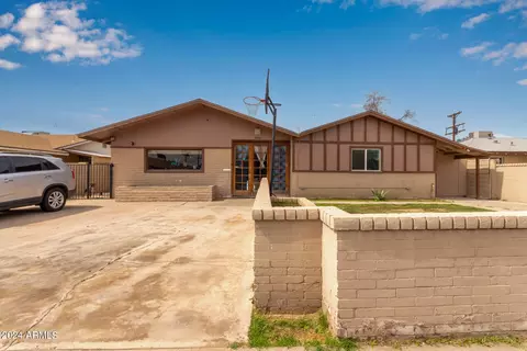 3032 N 43rd Ln, Phoenix, AZ 85031