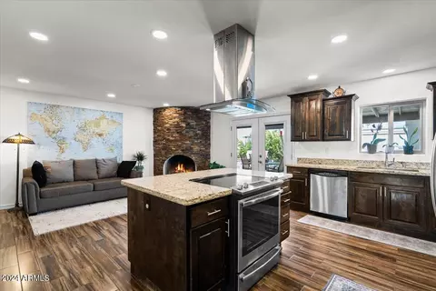 Kitchen - 3716 E Mercer Ln, Phoenix, AZ 85028 photo 1 of 7