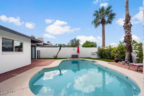 Exterior - 3716 E Mercer Ln, Phoenix, AZ 85028 photo 7 of 16