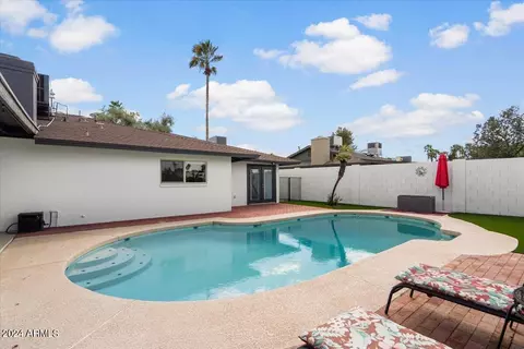 Exterior - 3716 E Mercer Ln, Phoenix, AZ 85028 photo 11 of 16
