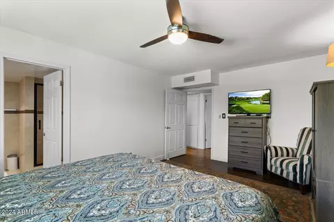 Bedroom - 3716 E Mercer Ln, Phoenix, AZ 85028 photo 3 of 7