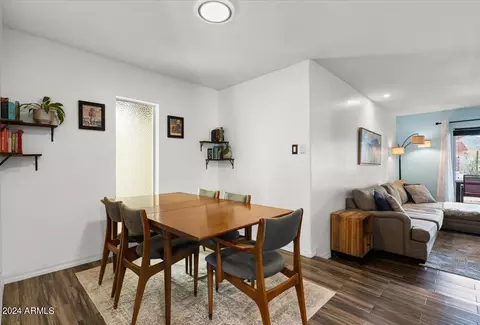 Dining - 3716 E Mercer Ln, Phoenix, AZ 85028 photo 3 of 3