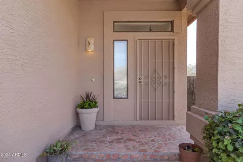 Exterior - 2207 E Taro Ln, Phoenix, AZ 85024 photo 2 of 12