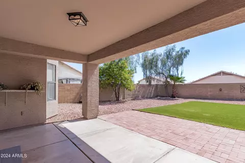 Exterior - 2207 E Taro Ln, Phoenix, AZ 85024 photo 9 of 12