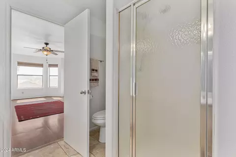 Bath - 2207 E Taro Ln, Phoenix, AZ 85024 photo 4 of 4