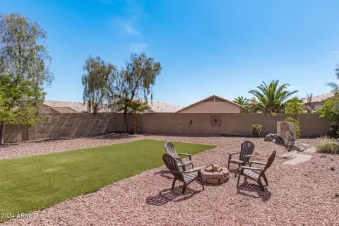 Exterior - 2207 E Taro Ln, Phoenix, AZ 85024 photo 11 of 12