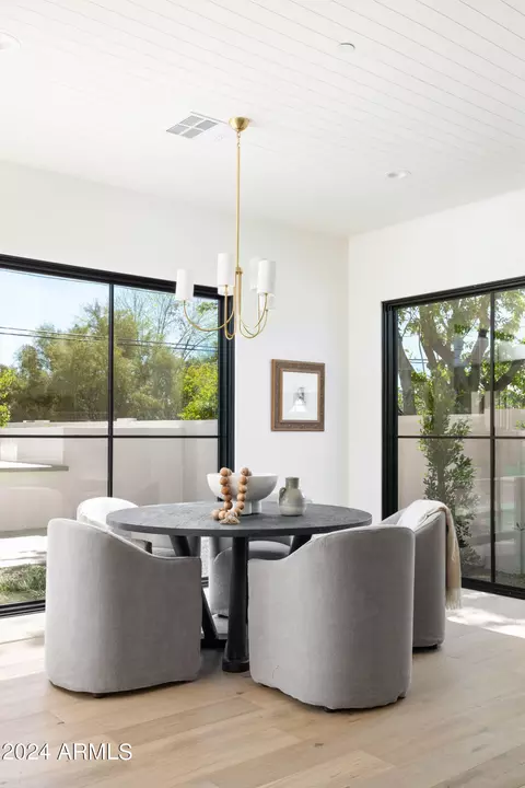 Dining - 3815 Elm St, Phoenix, AZ 85018 photo 2 of 2