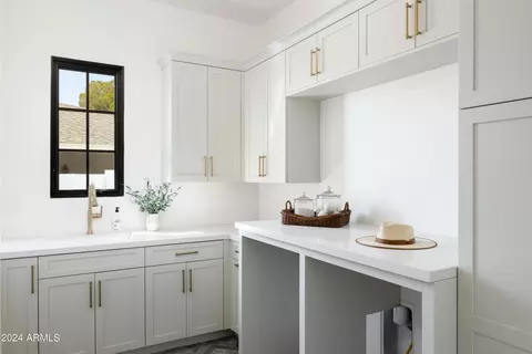 Kitchen - 3815 Elm St, Phoenix, AZ 85018 photo 4 of 4
