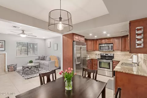 1075 E Chandler Blvd #110, Chandler, AZ 85225