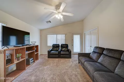 1804 E Carla Vista Dr, Gilbert, AZ 85295 photo 4