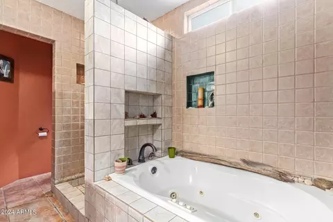 Bath - 5047 E Diamond Ave, Mesa, AZ 85206 photo 3 of 5