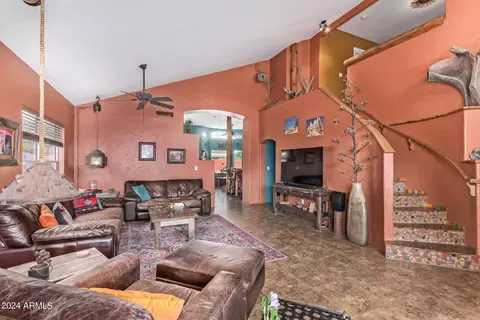 Living - 5047 E Diamond Ave, Mesa, AZ 85206 photo 3 of 4