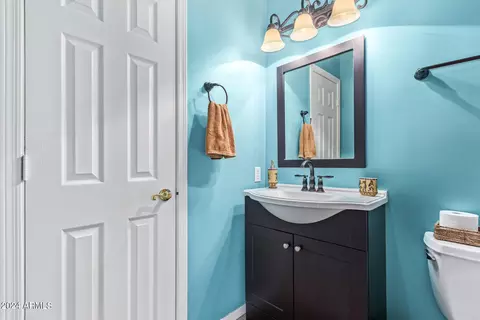 Bath - 5047 E Diamond Ave, Mesa, AZ 85206 photo 4 of 5