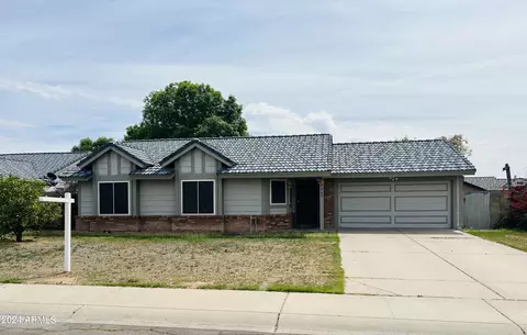 8009 W Columbine Dr, Peoria, AZ 85381