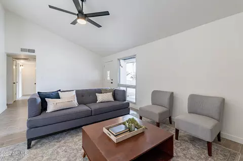 Living - 4509 E Pecan Rd, Phoenix, AZ 85040 photo 2 of 9