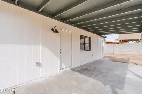 Exterior - 4509 E Pecan Rd, Phoenix, AZ 85040 photo 5 of 10