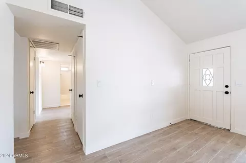 Entry Way - 4509 E Pecan Rd, Phoenix, AZ 85040 photo 1 of 2