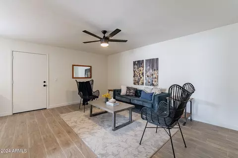 Living - 4509 E Pecan Rd, Phoenix, AZ 85040 photo 5 of 9