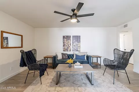 Living - 4509 E Pecan Rd, Phoenix, AZ 85040 photo 9 of 9