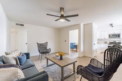 Living - 4509 E Pecan Rd, Phoenix, AZ 85040 photo 7 of 9