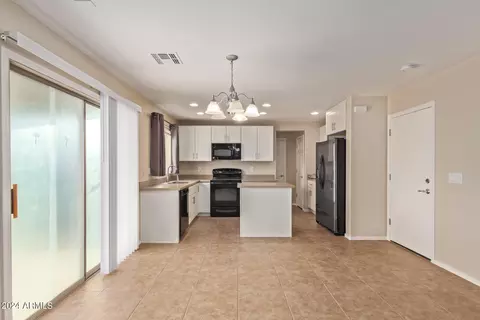 Kitchen - 4631 W Juniper Ave, Coolidge, AZ 85128 photo 2 of 5