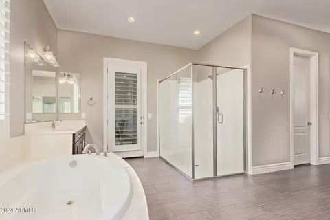 Bath - 898 E Buffalo St, Gilbert, AZ 85295 photo 4 of 7
