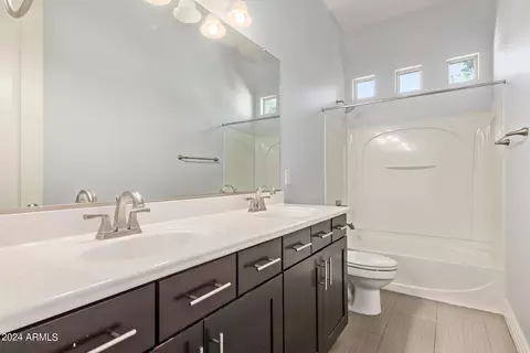 Bath - 898 E Buffalo St, Gilbert, AZ 85295 photo 5 of 7
