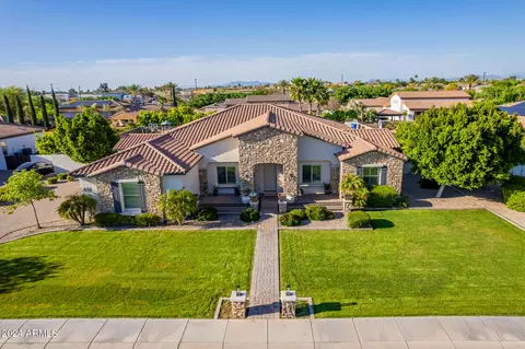 View/Area - 898 E Buffalo St, Gilbert, AZ 85295 photo 2 of 20