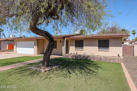 Exterior - 1920 W Eugie Ave, Phoenix, AZ 85029 photo 3 of 14